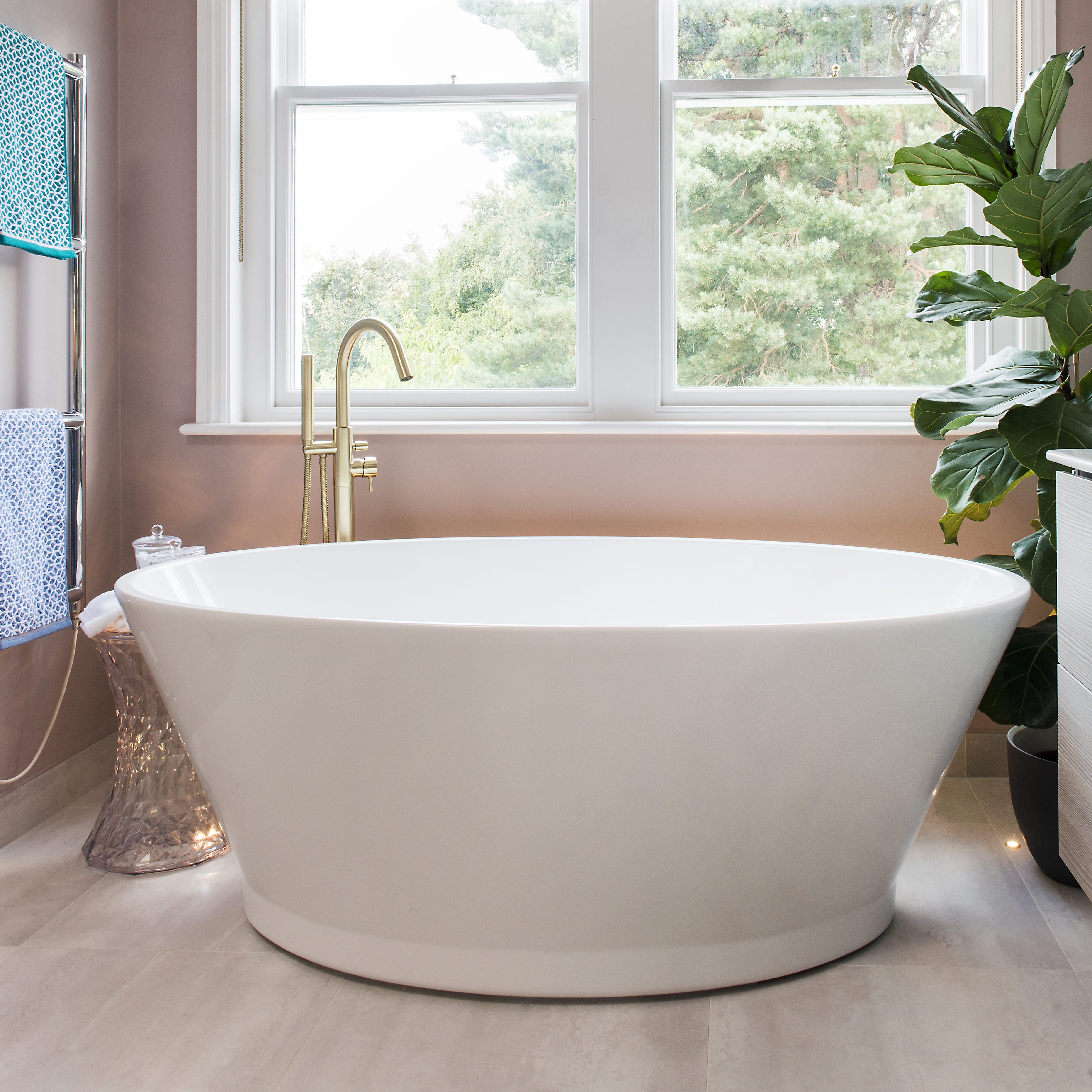BC Designs Chalice Minor Freestanding Bath - 1650 x 900mm